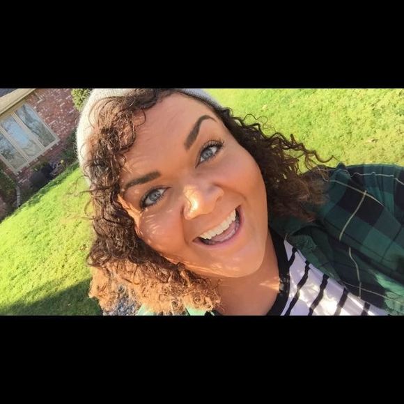 Meet your Posher, Katie - Picture 1 of 1